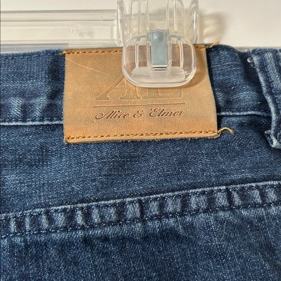 Men's Distressed Blue Jeans - Picture 5 of 8